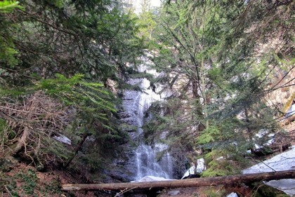 Ялинский водопад