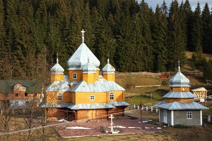 Церковь св. Василия Великого (с. Яблуница), 1992